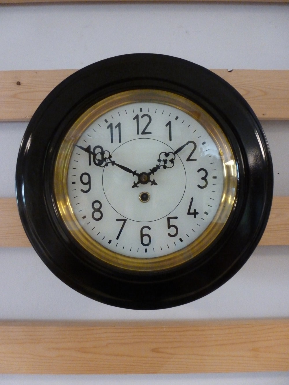 Schoolklokken te koop bij Tjitte Talsma in Friesland