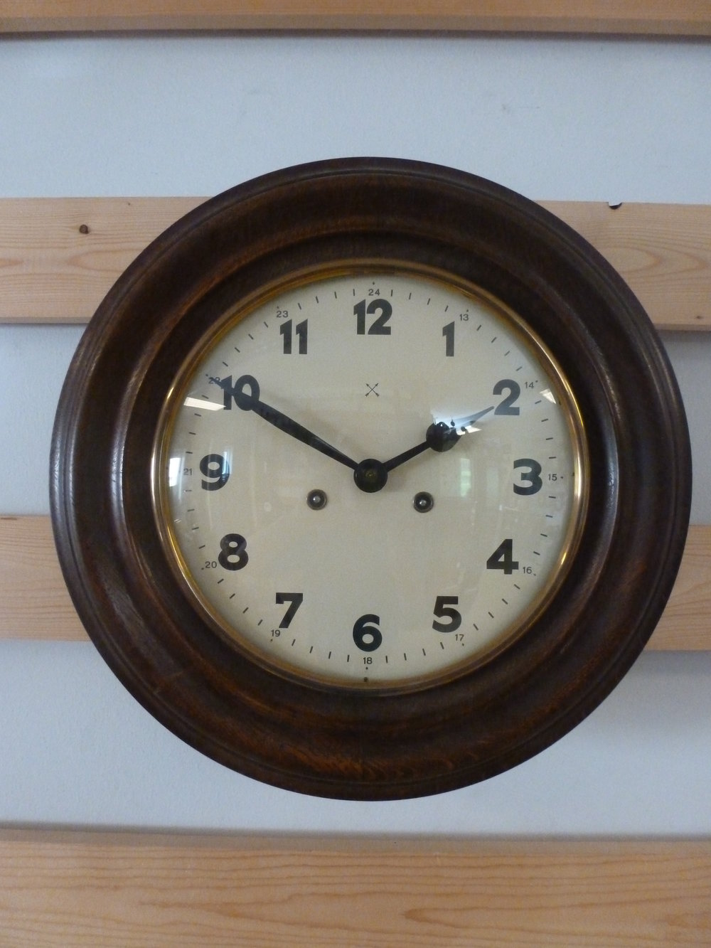 Schoolklokken te koop bij Tjitte Talsma in Friesland